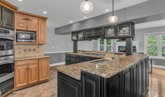 34 Serpentine Dr, Atlantic Highlands, NJ 07716