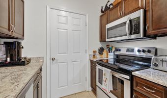 4550 STRUTFIELD Ln #2213, Alexandria, VA 22311