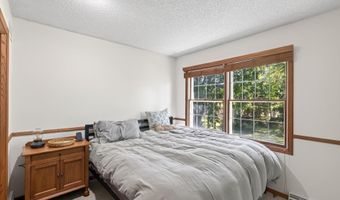 8906 138th Street Ct, Apple Valley, MN 55124