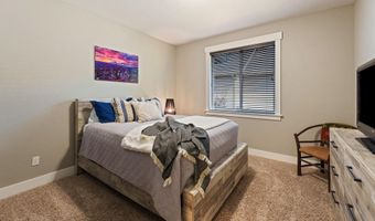 2885 NW Perlette Ln, Bend, OR 97703