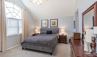 565 Walnut Ridge Trl, Aurora, OH 44202