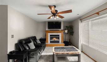 1215 7th Ave SE, Altoona, IA 50009