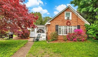 3 Waumsett Ave, Cumberland, RI 02864