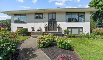 96 Roger Williams Dr, North Kingstown, RI 02852