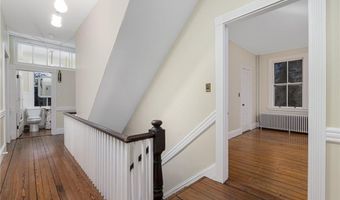 39 Walcott Ave, Jamestown, RI 02835