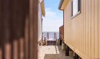 621 Beach Dr, Aptos, CA 95003