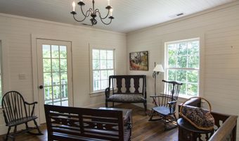 90 Taylor Ln, Alderson, WV 24910