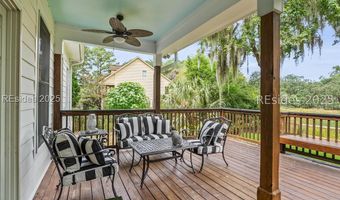 30 Dolphin Point Dr, Beaufort, SC 29907