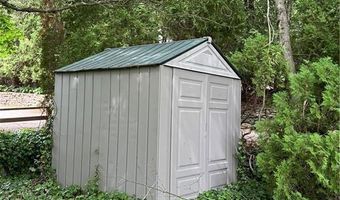 1369 Hope Rd, Cranston, RI 02831