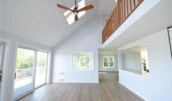 32 J H Dwyer Dr, Middletown, RI 02842