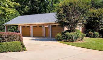 121 Fescue Dr, Advance, NC 27006