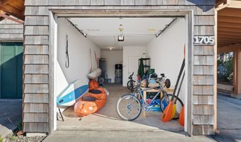 1705 PANSY Ct, Rockaway Beach, OR 97136
