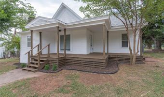 1027 W Idaho Ave, Chickasha, OK 73018
