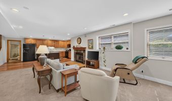 11923 Devonshire St, Algonquin, IL 60102