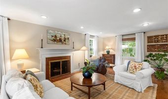 20 Terrace Dr, Barrington, RI 02806
