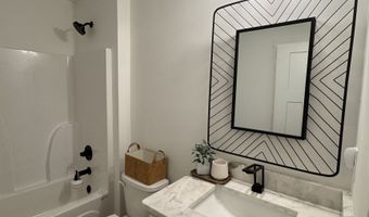 5661 Wooded Vly, Flowery Branch, GA 30542