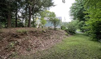117 Fuller Dr, Brattleboro, VT 05301