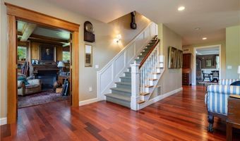 365 Boston Neck Rd, Narragansett, RI 02882