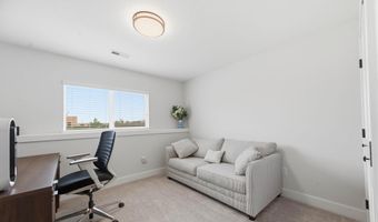 1113 W Lakeway Ct, Andover, KS 67002