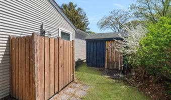 106 N River Dr, Narragansett, RI 02882