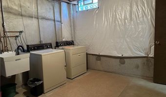 304 Charlesgate Cir, Amherst, NY 14051