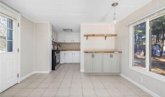 12 Valiant Dr, Coventry, RI 02816