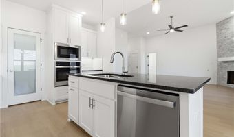 7014 Orange Ave, Bentonville, AR 72713