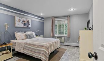 66 Girard Ave 114, Newport, RI 02840