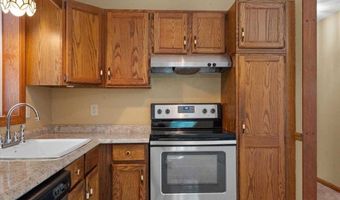 9 Iriquois Dr, Ashburnham, MA 01430