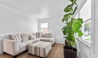 9684 Fox Ave, Allen Park, MI 48101
