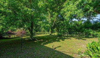 945 Snyder Rd, Arkadelphia, AR 71923