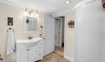 182 Leicester St, Auburn, MA 01501