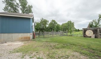 364 E 1600 Rd, Baldwin City, KS 66006