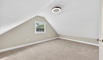 102 Center St, Algonquin, IL 60102