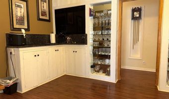 812 S Clowe Ave, Artesia, NM 88210
