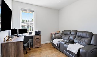 112 Farmington Cir, Agawam, MA 01030