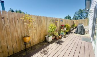 745 2ND St 8, Brookings, OR 97415