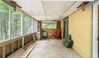 70 Meredith Ln, Barnstead, NH 03225