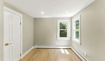 82 Barton Ave, Warwick, RI 02889