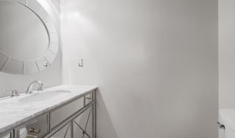 3004 S GLEBE Rd, Arlington, VA 22206