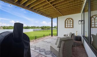 4261 Lakeshore Dr, Basehor, KS 66007