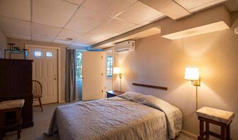 547- B KING St 17B, Basye, VA 22810