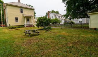 136 Oak Grove Ave, Brattleboro, VT 05301
