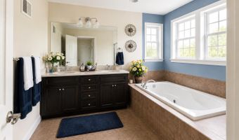 12 Jamie Ct, Barnegat, NJ 08005