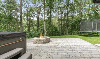 123 CASTLE ROCKS Rd, Warwick, RI 02886