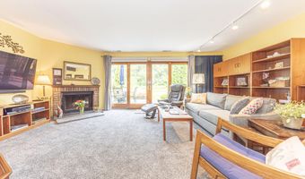 765 Peninsula Ct, Ann Arbor, MI 48105