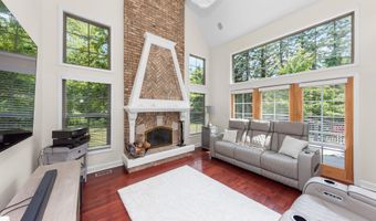 2086 Valleyview Dr, Ann Arbor, MI 48105