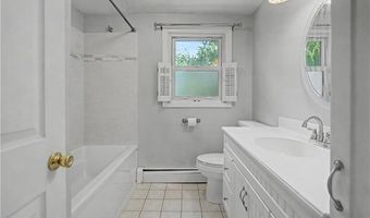 118 Duchess Rd, Cumberland, RI 02864