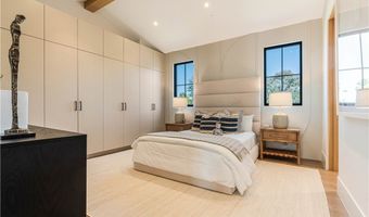 16711 Moorpark St, Encino, CA 91436