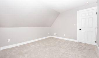 6 Crescent St, Ansonia, CT 06401